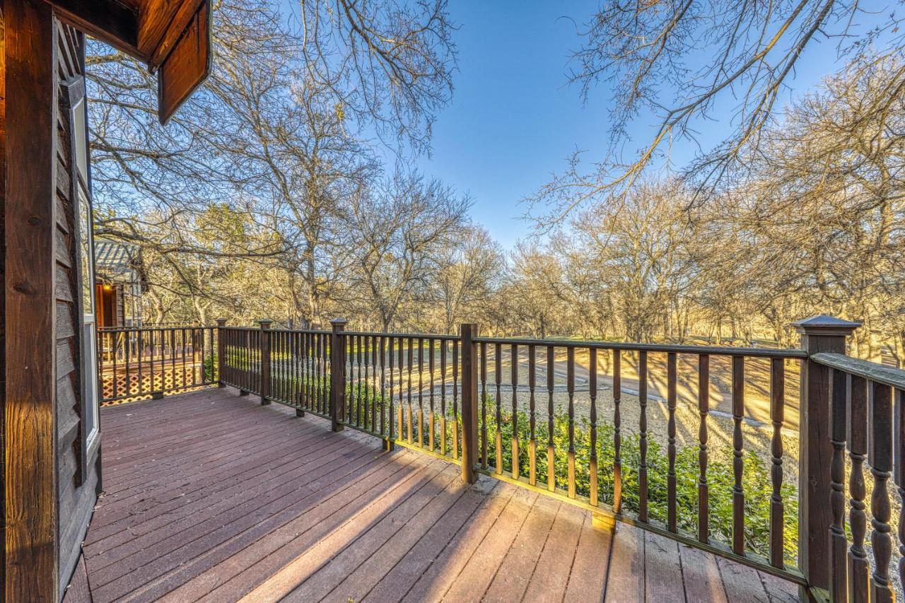 The Pecan @ Mendelbaum Winery Guest Cabins Villa Fredericksburg Bagian luar foto