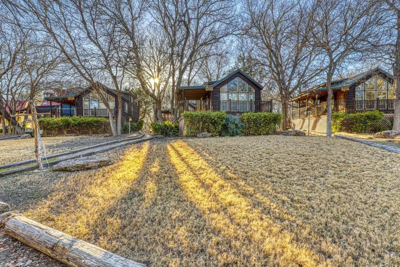 The Pecan @ Mendelbaum Winery Guest Cabins Villa Fredericksburg Bagian luar foto
