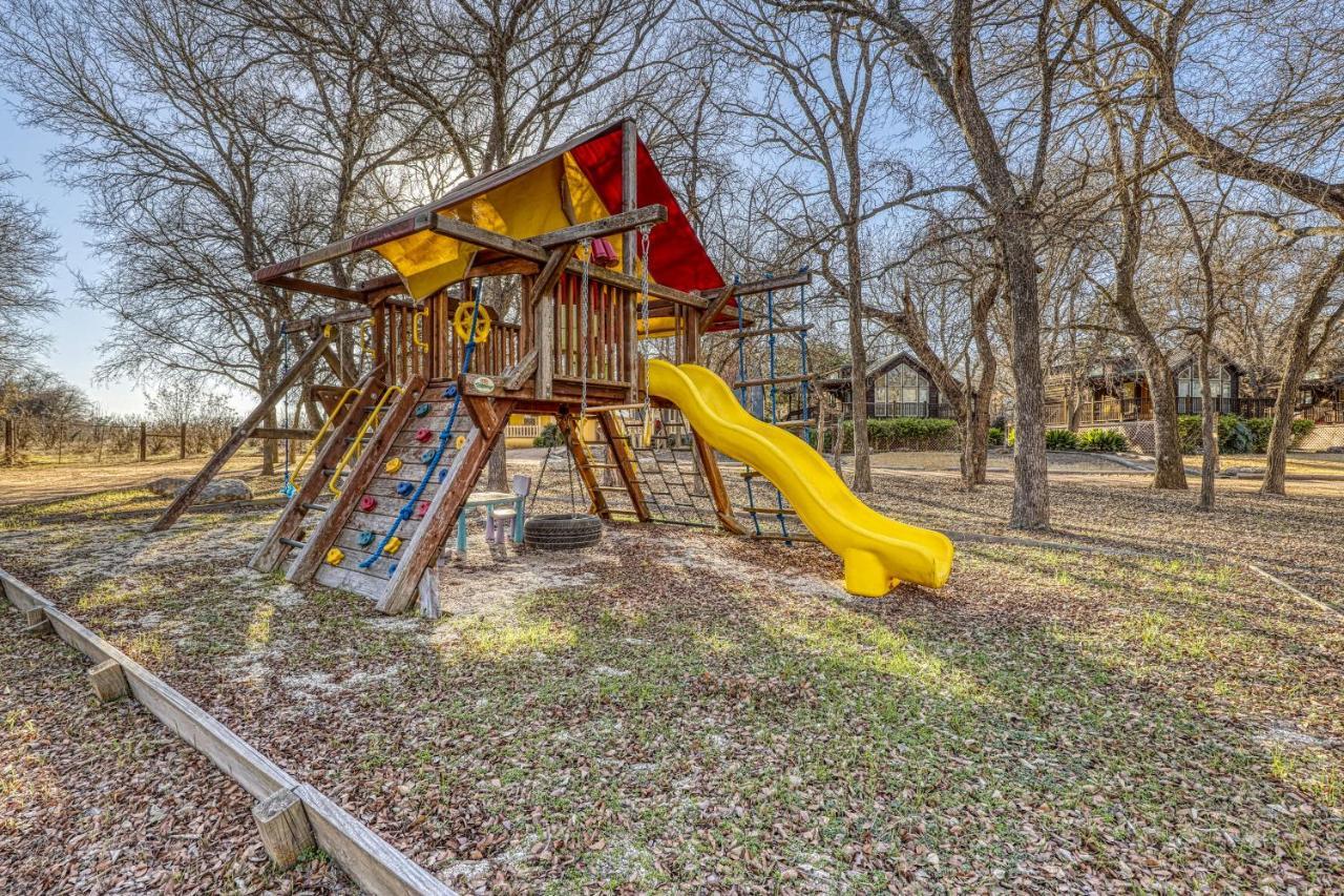The Pecan @ Mendelbaum Winery Guest Cabins Villa Fredericksburg Bagian luar foto
