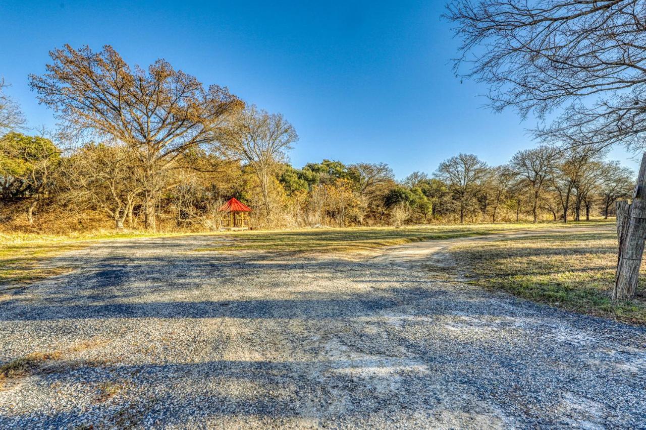 The Pecan @ Mendelbaum Winery Guest Cabins Villa Fredericksburg Bagian luar foto