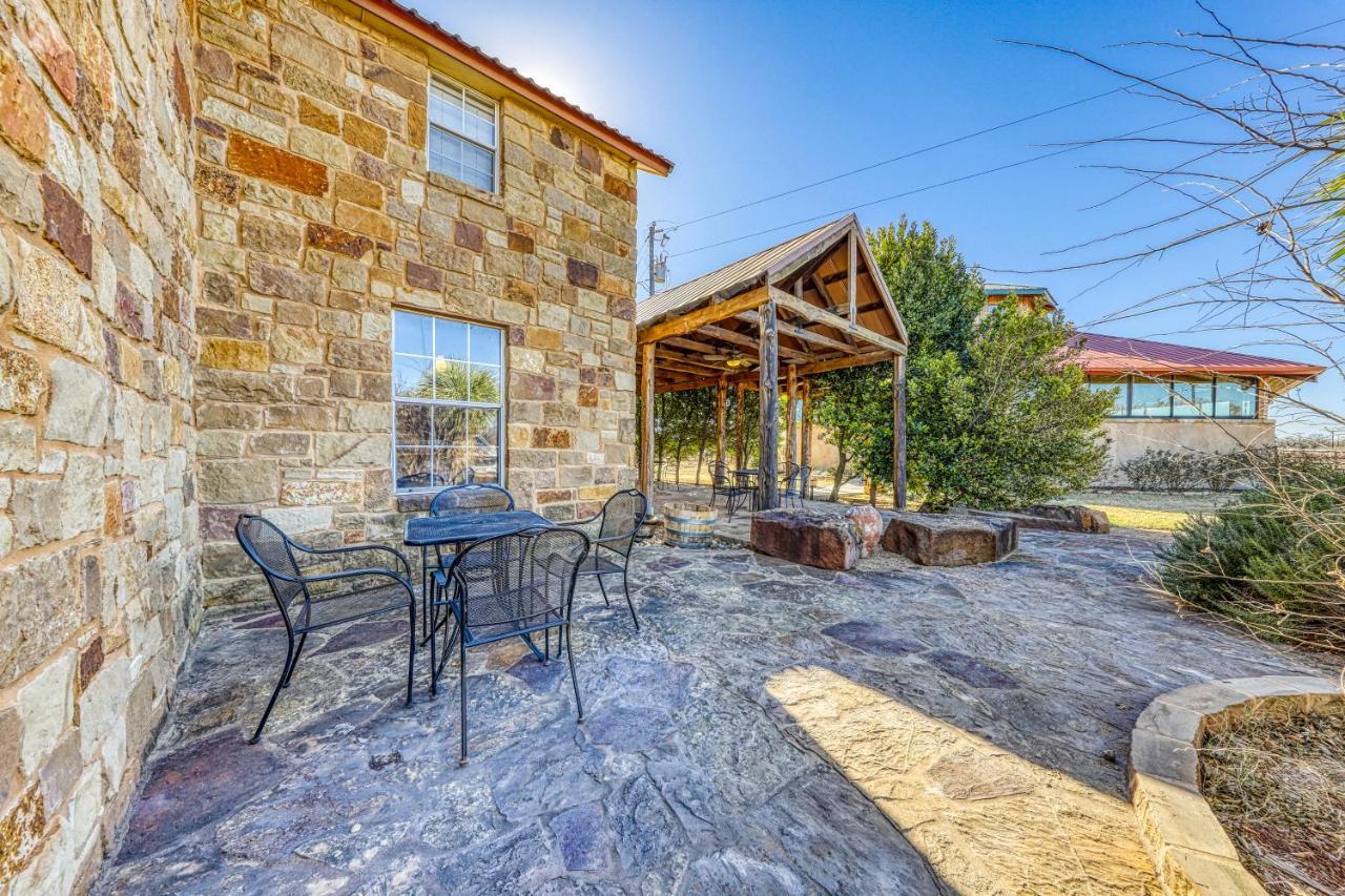 The Pecan @ Mendelbaum Winery Guest Cabins Villa Fredericksburg Bagian luar foto