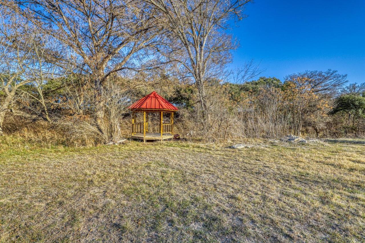 The Pecan @ Mendelbaum Winery Guest Cabins Villa Fredericksburg Bagian luar foto