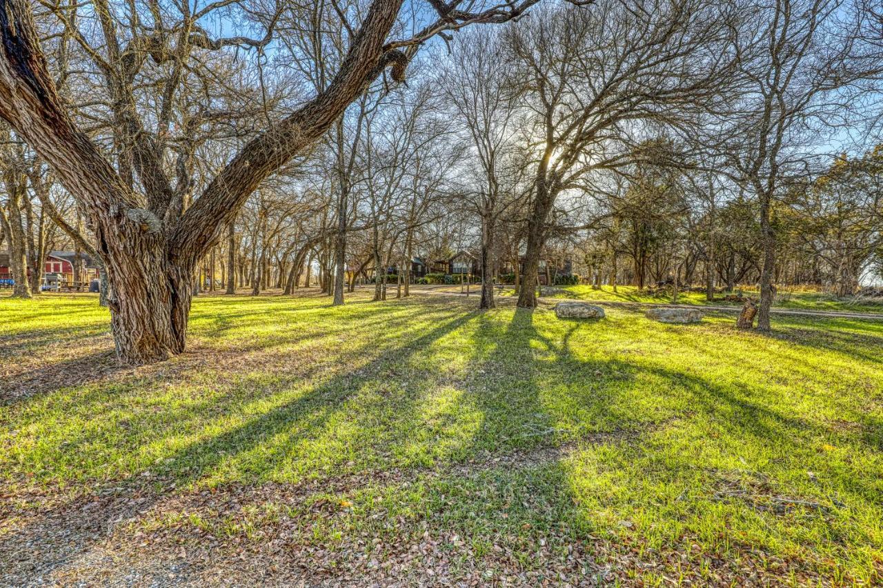The Pecan @ Mendelbaum Winery Guest Cabins Villa Fredericksburg Bagian luar foto